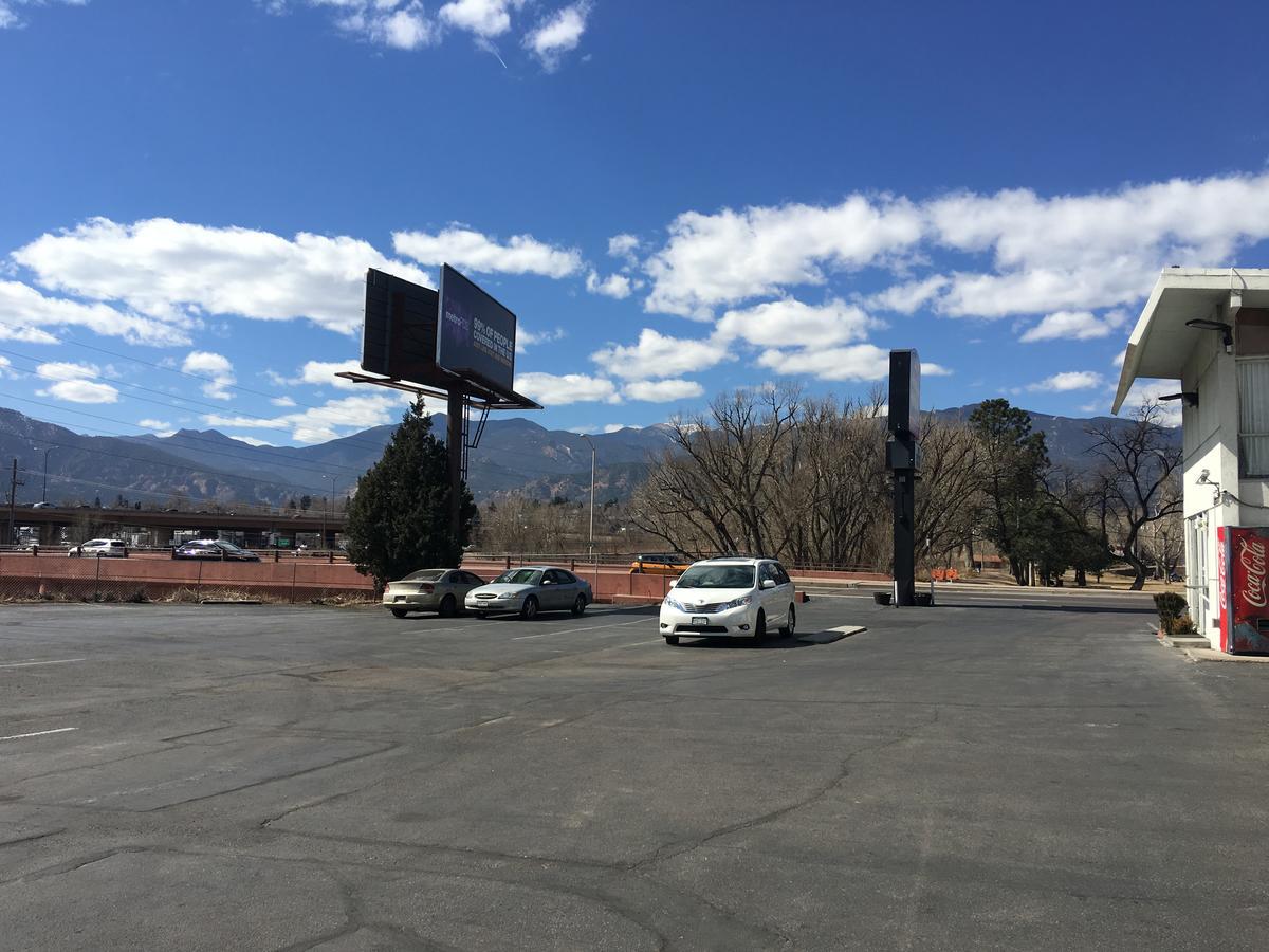 Howard Johnson By Wyndham Colorado Springs Exterior foto