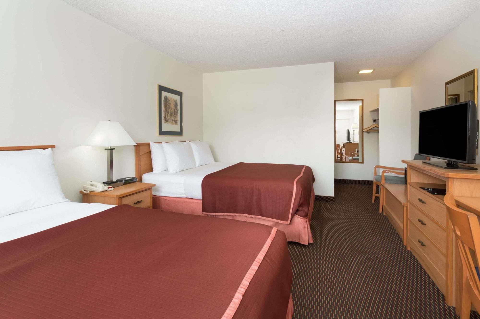 Howard Johnson By Wyndham Colorado Springs Exterior foto