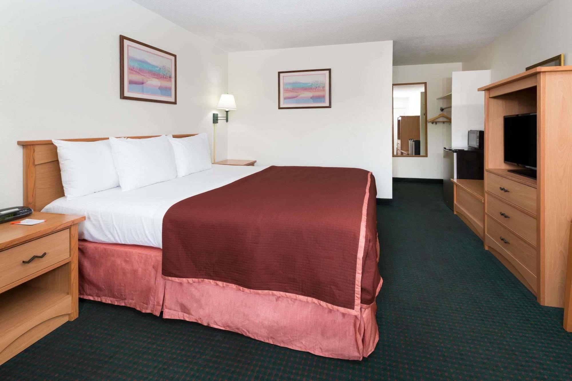Howard Johnson By Wyndham Colorado Springs Exterior foto